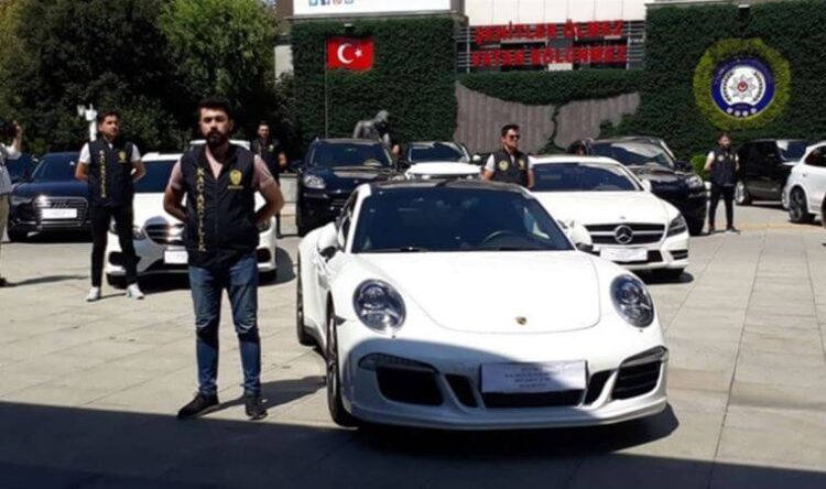 Lüks otomobil kaçakçılığı operasyonu: Çok sayıda gözaltı
