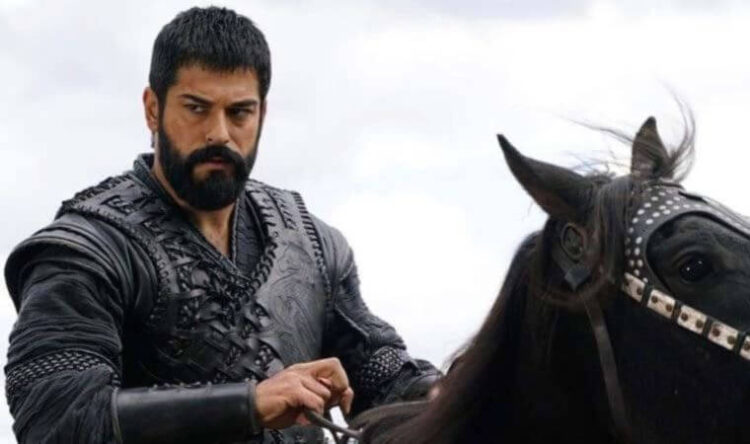 Burak Özçivit’ten hakkındaki iddialara ilişkin açıklama