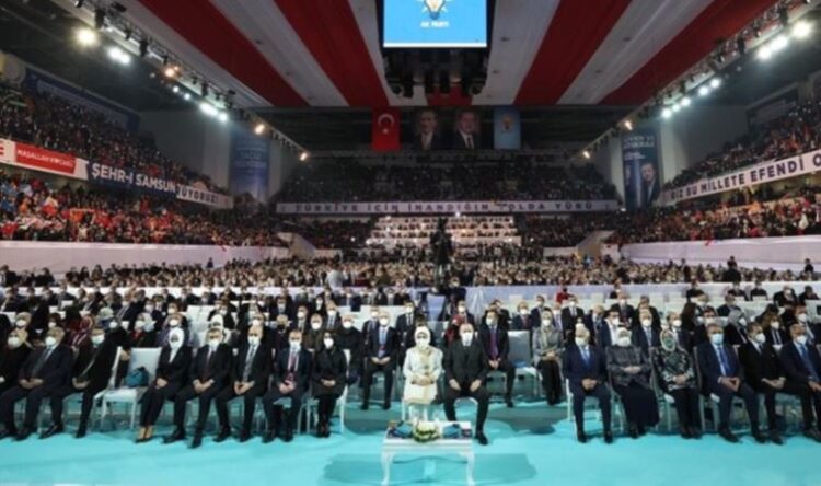 AKP’de çatlak büyüyor: “Yabancılaştık, çatışıyoruz, yazık!”