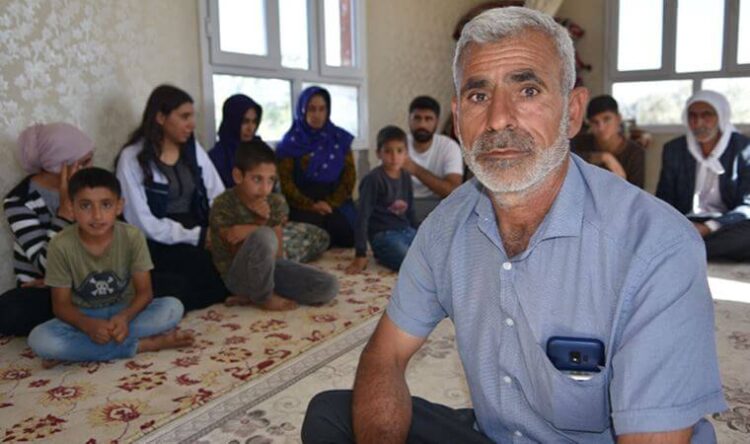 Soyisimleri kabusları oldu; 160 kişi köyü terketti