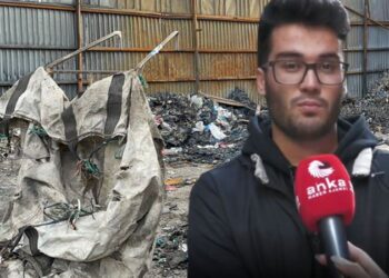 Veteriner teknikeri kağıt toplayarak geçimini sağlamaya çalışıyor