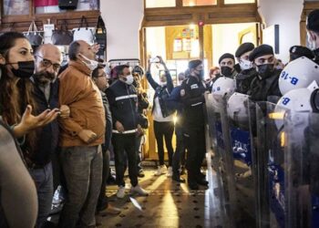 TÜGVA İBB’ye geçen mekandan çıkmadı, arbede çıktı