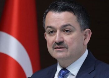 Bakan Pakdemirli, ÇAYKUR’daki zararı görmezden geldi
