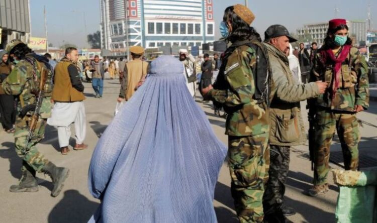 Taliban işçi maaşlarını “buğday’la ödeyecek