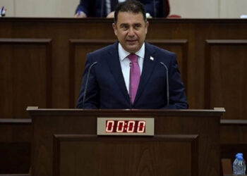 KKTC hükümeti istifa etti!