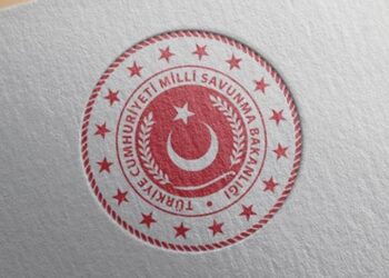 Kırmızı bültenle aranıyorlardı: Türkiye’ye girerken yakalandılar