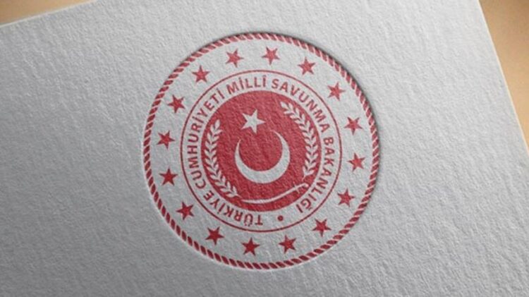 Kırmızı bültenle aranıyorlardı: Türkiye’ye girerken yakalandılar