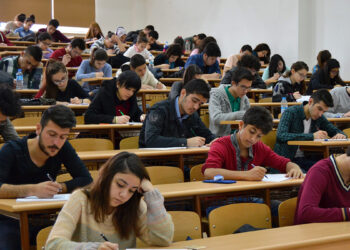 YÖK’ten öğrencilere ek sınav hakkı