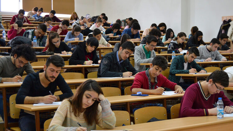 YÖK’ten öğrencilere ek sınav hakkı