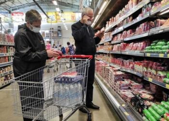 Her 10 kişiden 4’ü alışverişi indirim marketlerden yaptı