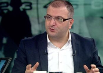 Cem Küçük: ‘Vatandaş dişini sıkacak’
