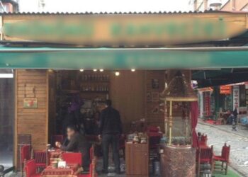 Sevgililere mekan çalışanından saldırı: Siz Müslüman değil misiniz?