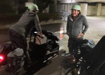 Milletvekili, doğuma bisiklet sürerek yetişti