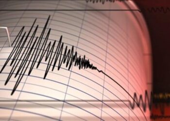 İzmir sallandı! Urla açıklarında 5.1 büyüklüğünde deprem