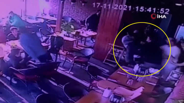 Düzce’deki depremde panikleyen kadın korkudan bayıldı