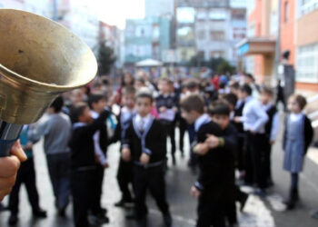 Okullar bugün son zili çalacak!