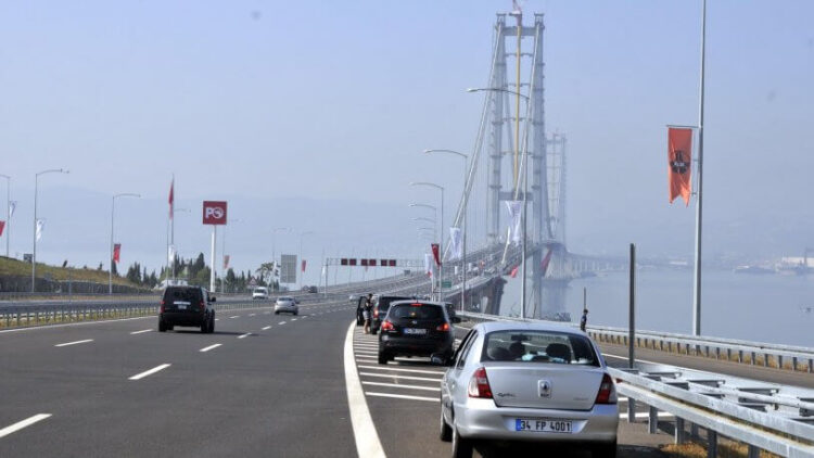 Köprü ve otoyollara çifte zam!