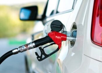 Benzine indirim bekleniyor