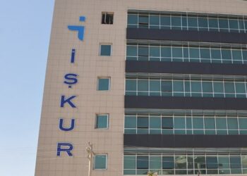 Erdoğan’ın İŞKUR’a atadığı isim ‘çift maaş’a kavuştu