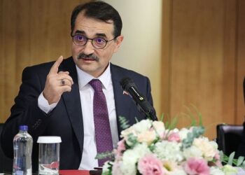 Enerji Bakanı, doğalgaz zammına çözüm buldu: Evi daha az ısıtın!