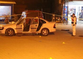 Boşanma husumetinden dolayı aileye kurşun yağdırdı: Çok sayıda ölü var