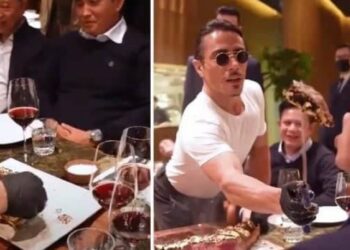 Komünist Partili Bakan, Nusret’te altın kaplamalı biftek yedi