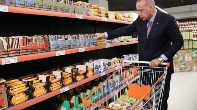 Erdoğan’ın ‘fiyatlar uygun’ dediği markette yağ alımı sınırlandırıldı