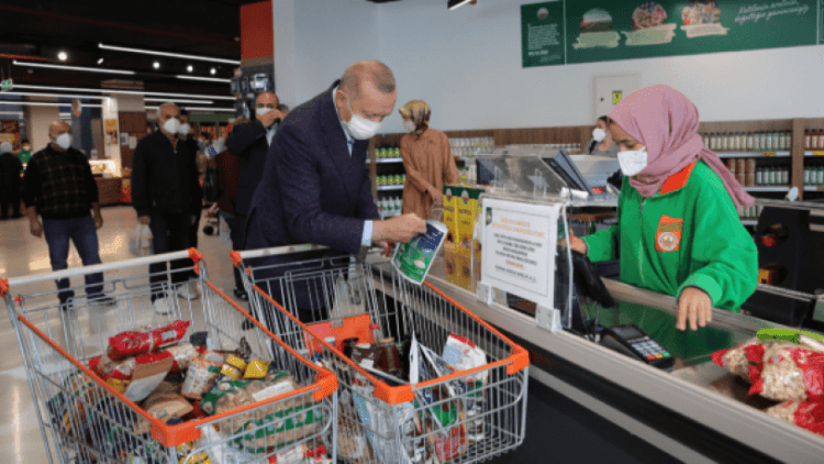 İktidara yakın gazeteci, Erdoğan’ın alışveriş yaptığı marketi eleştirdi