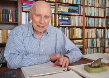 70 yaşında ders almaya başladı, 89 yaşında fizik doktorasını tamamladı