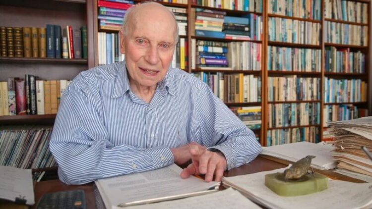 70 yaşında ders almaya başladı, 89 yaşında fizik doktorasını tamamladı