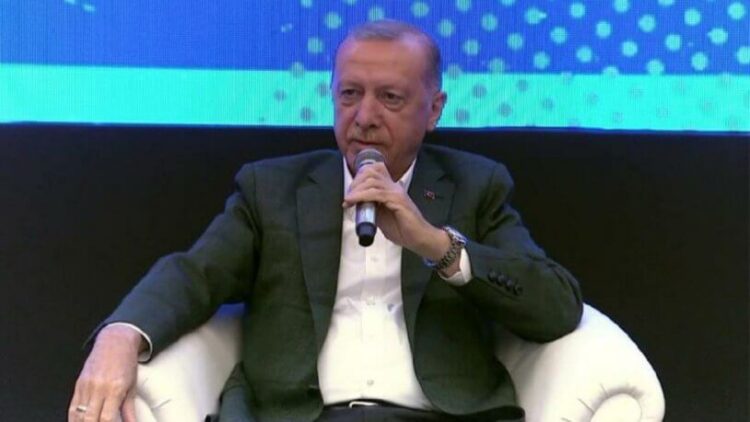 Erdoğan’dan soru soran gence: Sen de tam damardan girdin