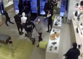 Dakikalar içinde 100 bin dolarlık soygun