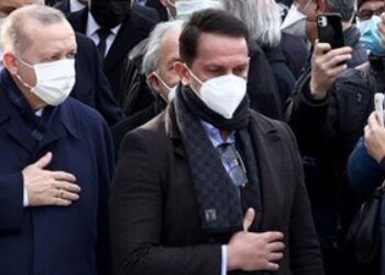 Mücahit Birinci: “Hay atkı kadar kafanıza taş düşsün”
