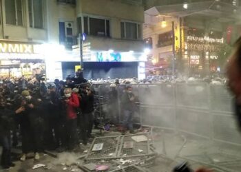Kadınlar ve LGBTİ+’lere Taksim’de biber gazlı müdahale