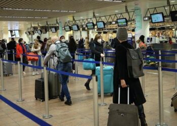 ‘Süper varyant’ alarmı: AB, Afrika’nın güneyinden uçuşları durduruyor