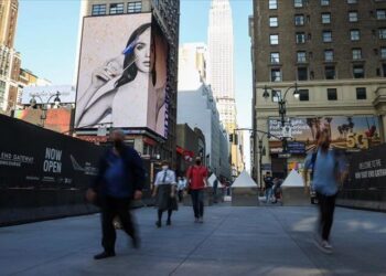 Yeni varyant endişesi büyüyor: ABD’den 8 ülkeye seyahat kısıtlaması