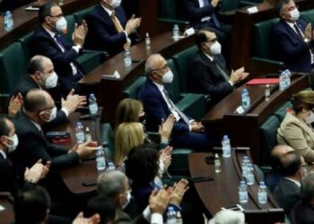 Ekonomi yönetimi için kritik günler: Lütfi Elvan için kader haftası