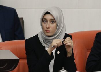 Kılıçdaroğlu’nu hedef alan AKP’li Rümeysa Kadak’a yanıtlar gecikmedi