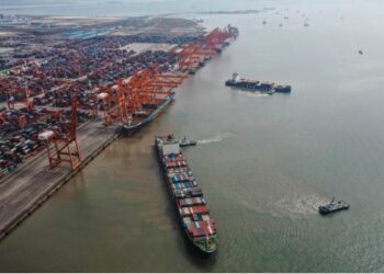 Çin’in güneyindeki Guangxi’de 300.000 tonluk ham petrol iskelesinde deneme işletimi başladı