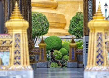 Bangkok’un simgelerinden Grand Palace tekrar ziyarete açıldı