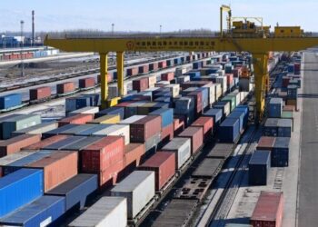 Çin, Afganistan’a yardım olarak kışlık malzeme gönderdi