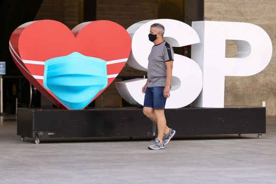 Brezilya’da 58 kent, Kovid-19 endişeleri nedeniyle 2022 karnavalını iptal etti