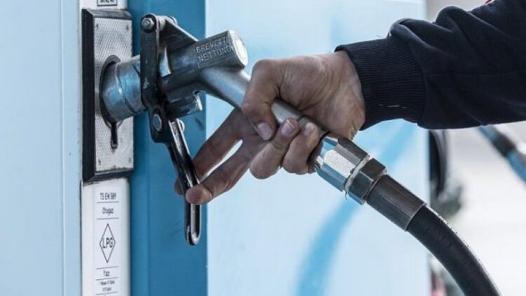 Akaryakıt zamlarının önü arkası kesilmiyor! Otogaza bir zam daha