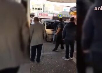 İzmir’de İYİ Partili kadınların standına saldırı
