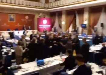 Selahattin Demirtaş kavgası! MHP’li ve HDP’li vekiller arasında arbede çıktı