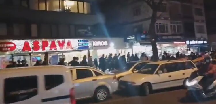 Ankara’da halk ‘AKP istifa’ sloganları ile sokağa çıktı