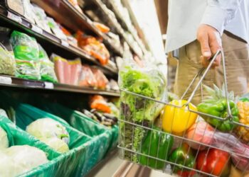 Halk stok yapmaya başladı: ‘Evler bakkal dükkanına döndü!’