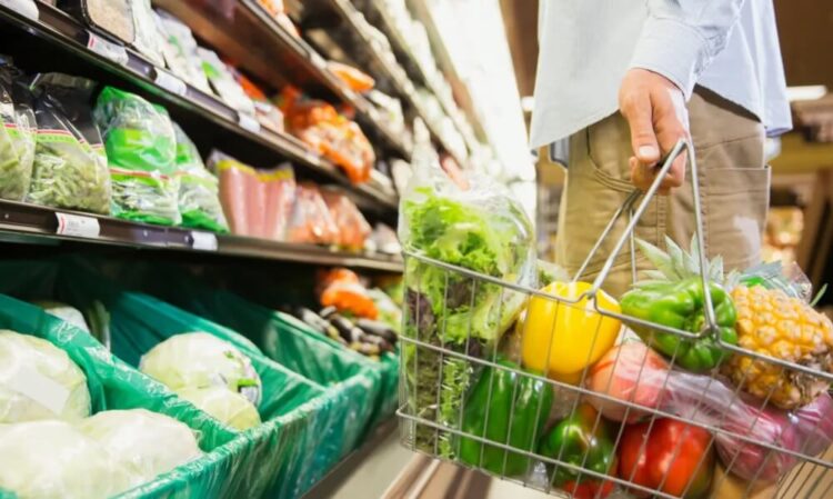 Halk stok yapmaya başladı: ‘Evler bakkal dükkanına döndü!’