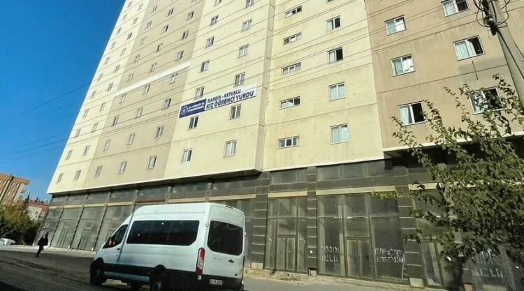 KYK yurdunda sekizinci kattan düşen üniversite öğrencisi öldü