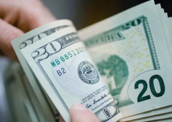 Siparişler bir bir iptal ediliyor: Dolar fırladı, satışlar durdu!